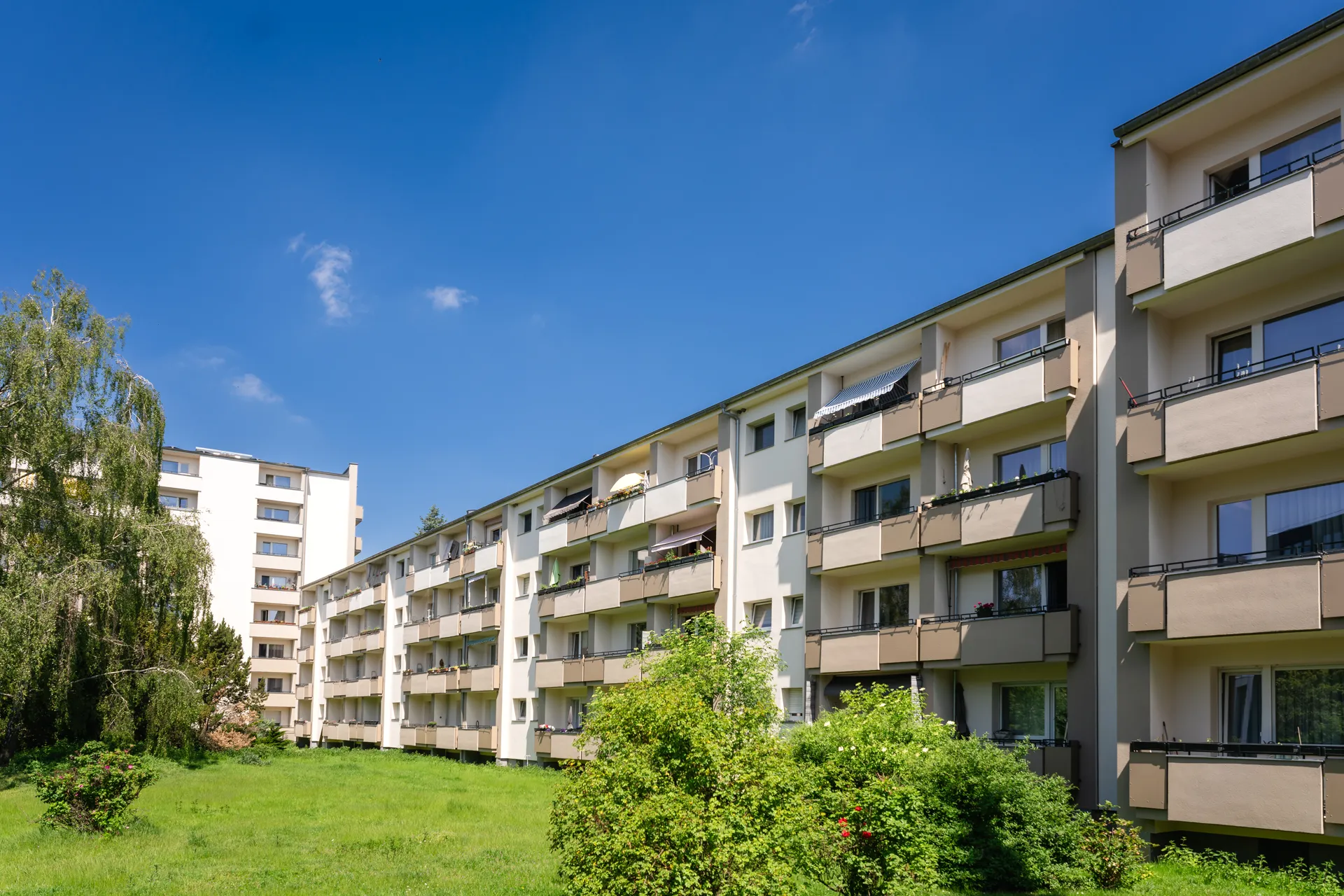 Sanierte Außenfasade in der Holzmindener Str. 1-11 unger., 2-16A ger., Tempelhofer Weg 45-71