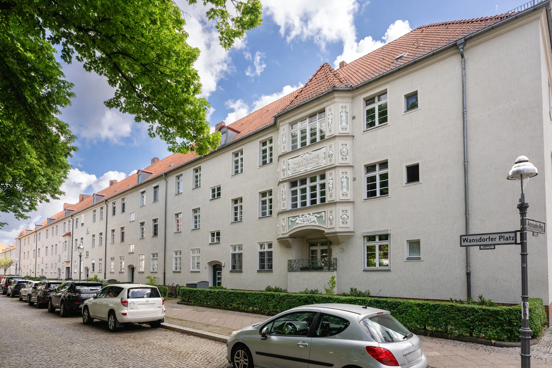 Sanierte Außenfassade der Michelstatter Weg 61-89, Waldürner Weg 31-38 13587 Berlin