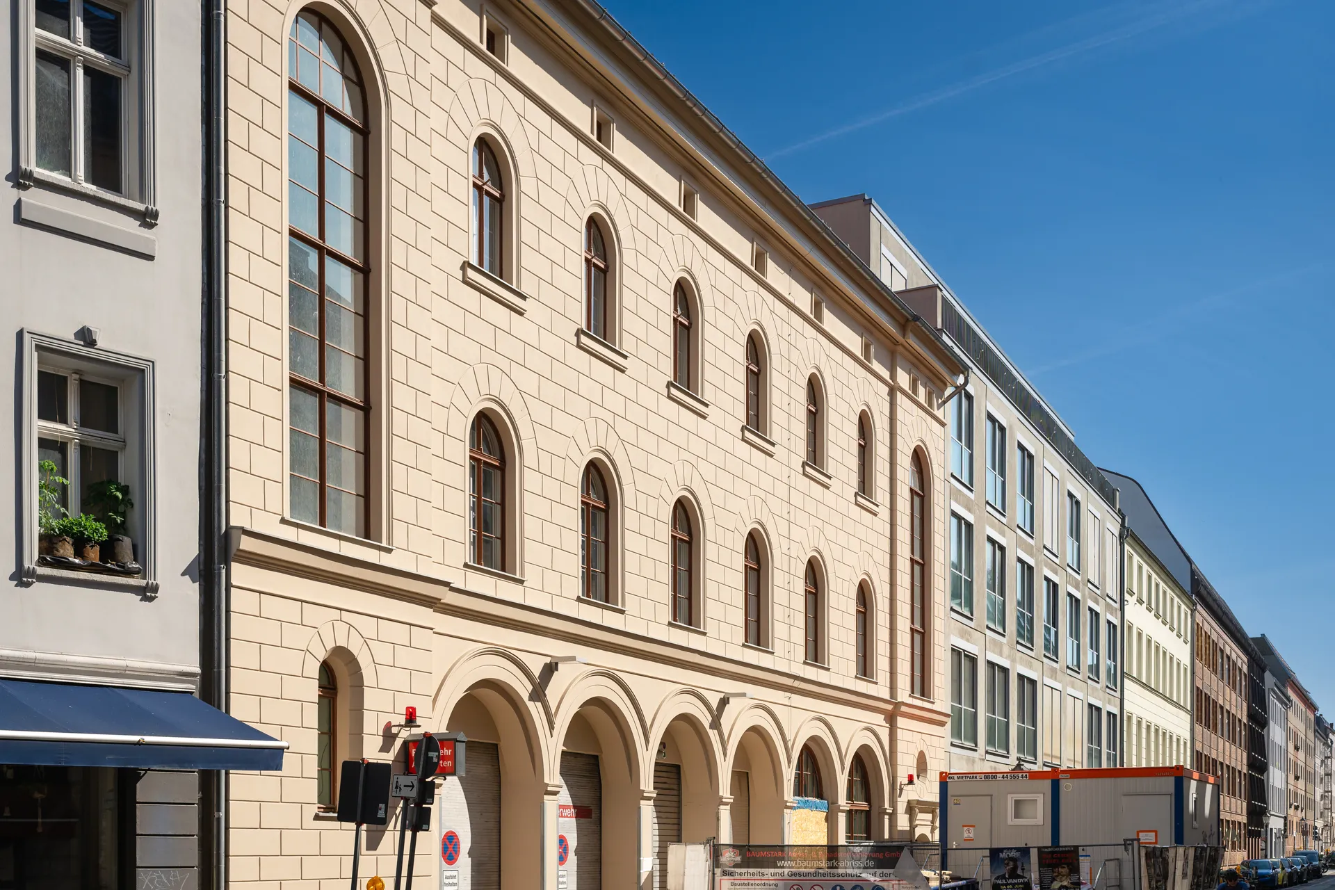 Fassade der Berliner Feuerwehr Linienstr. 128-129, 10115 Berlin